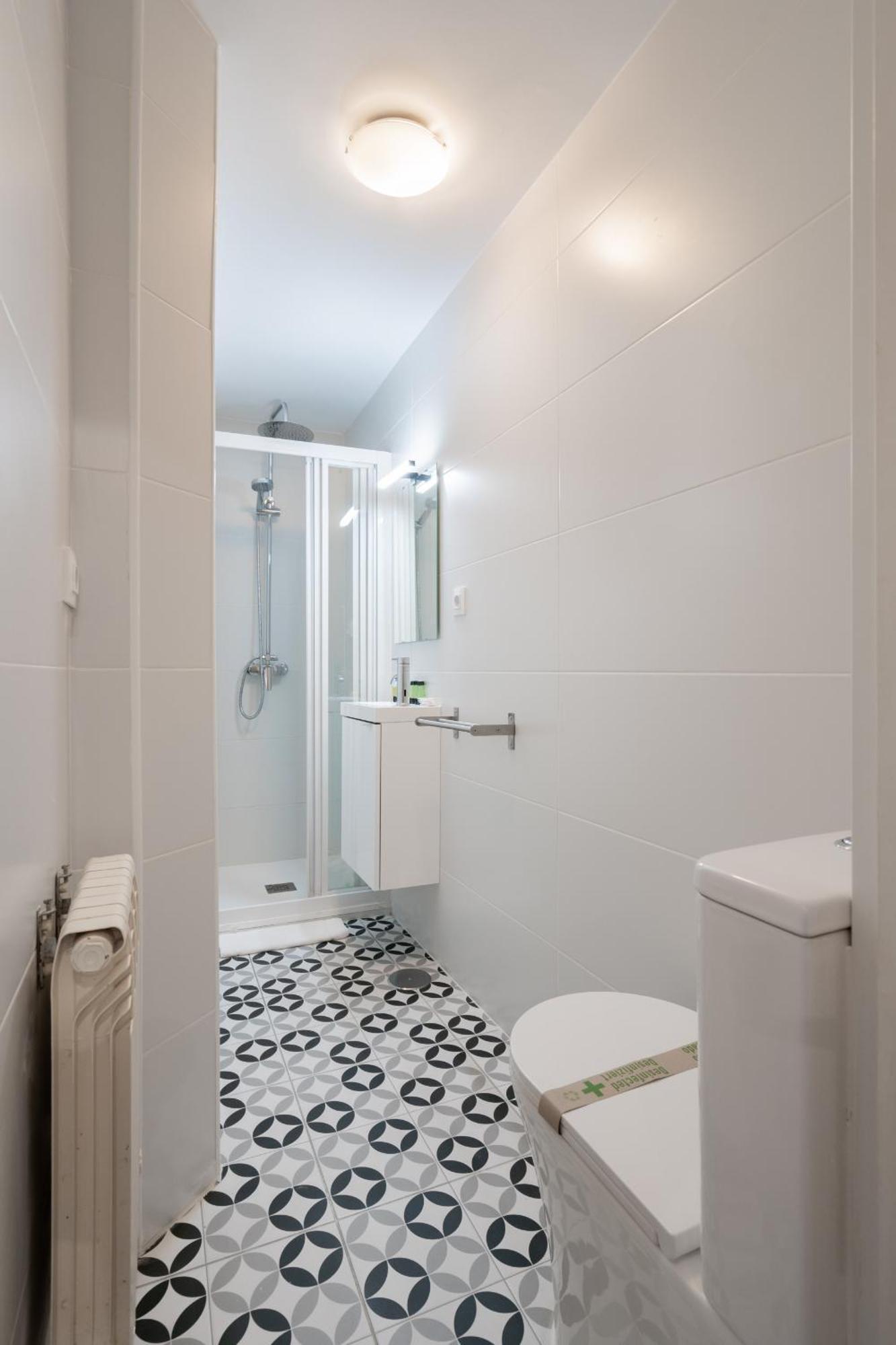 Apartamento En La Plaza De Lavapies Alquiler Temporal Мадрид Екстериор снимка