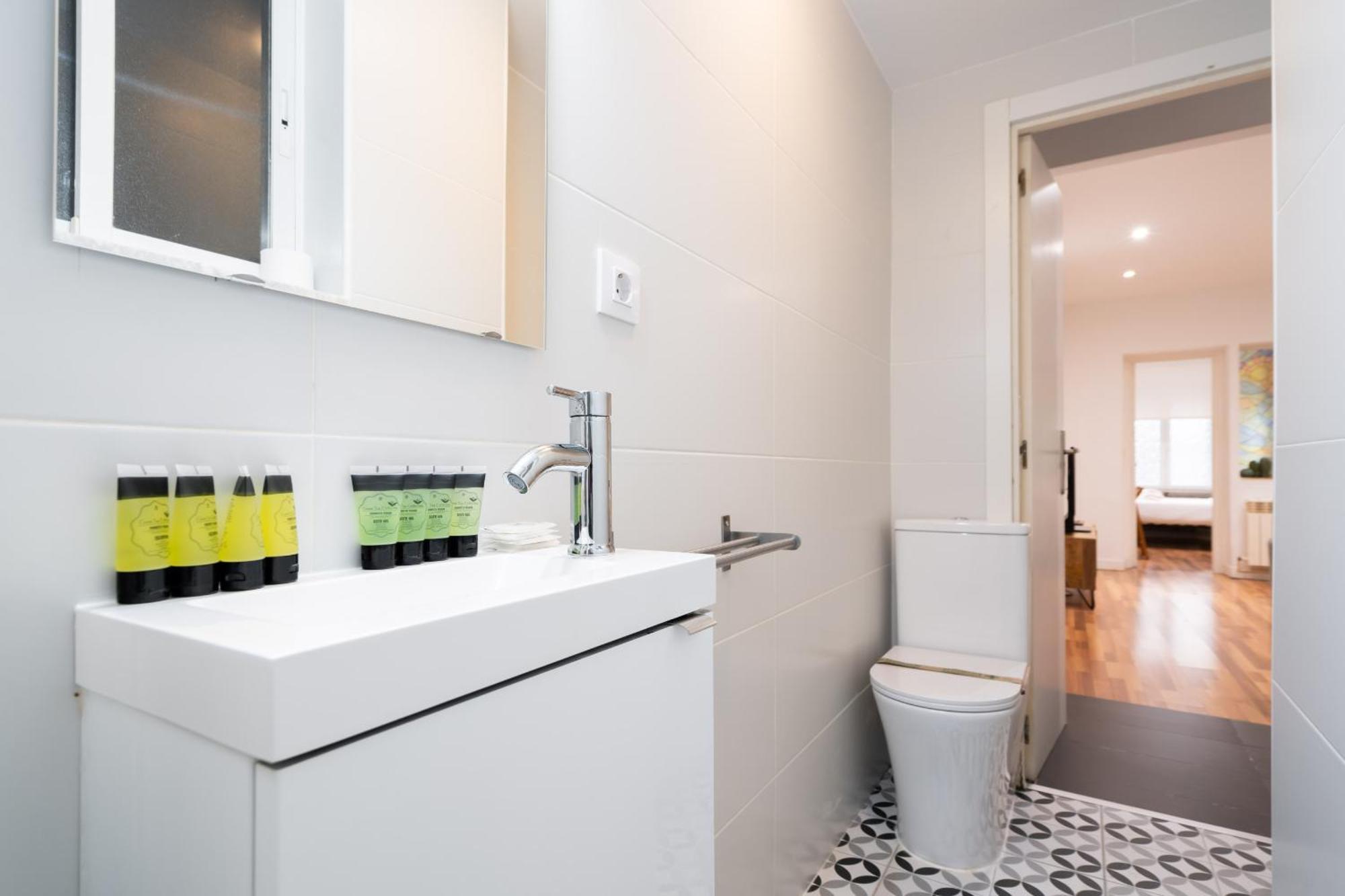 Apartamento En La Plaza De Lavapies Alquiler Temporal Мадрид Екстериор снимка