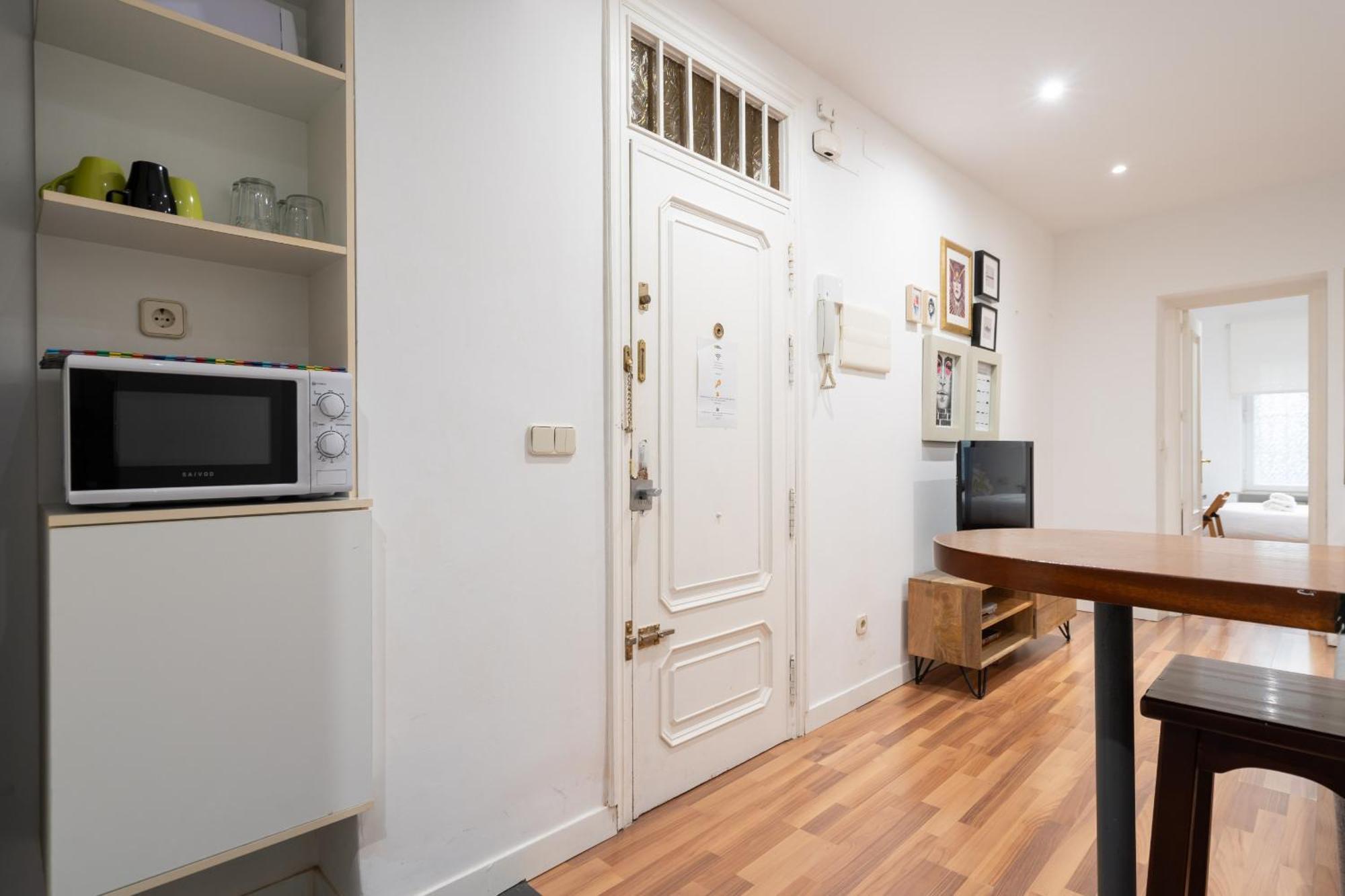Apartamento En La Plaza De Lavapies Alquiler Temporal Мадрид Екстериор снимка